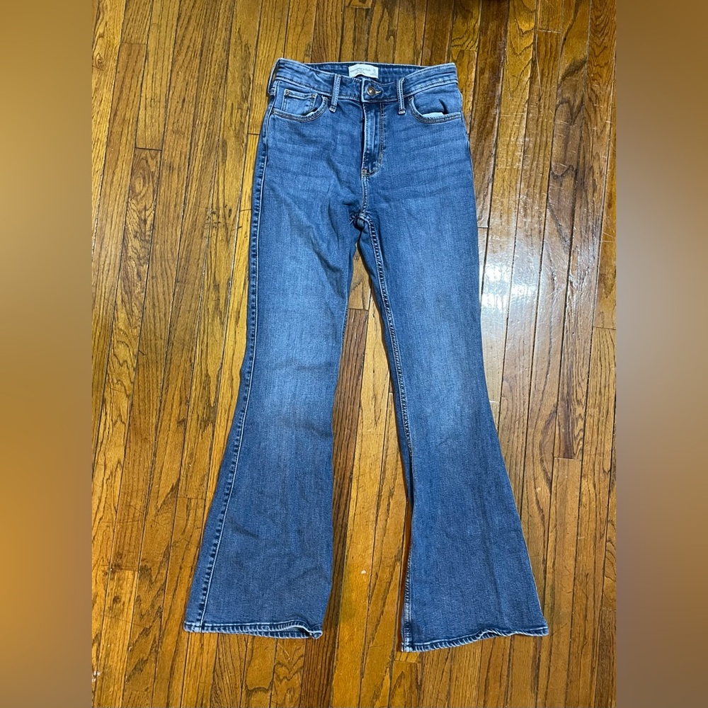 Abercrombie The Flare Ultra High Rise Jeans | women’s size 26 (2) regular - Picture 2 of 5